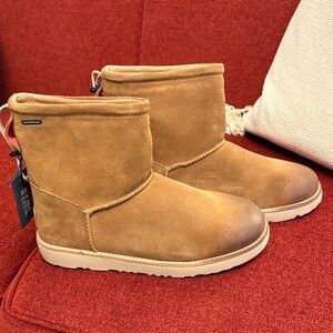 UGG M Classic Toggle Waterproof Boots - Chestnut